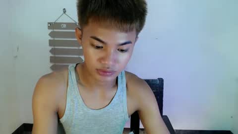 Snapshot of asian_lover05 chatting on 13, 4, 2026 asian_lover05 online show from 13, 4, 2026