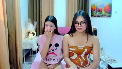 Snapshot of asian_mooreen chatting on 23, 10, 2025 mooreen online show from 23, 10, 2025