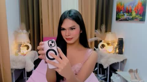 Snapshot of asian_mooreen chatting on 14, 11, 2025 mooreen online show from 14, 11, 2025