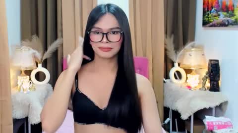 Snapshot of asian_mooreen chatting on 24, 11, 2025 mooreen online show from 24, 11, 2025