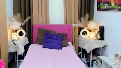 Snapshot of asian_mooreen chatting on 1, 12, 2025 mooreen online show from 1, 12, 2025