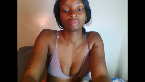 Snapshot of asian_pinay01 chatting on 28, 10, 2025 Asia online show from 28, 10, 2025