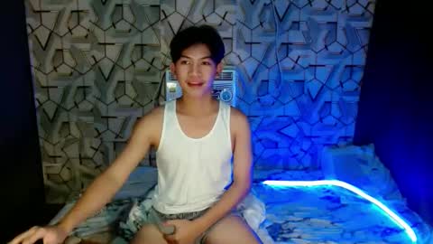 Snapshot of asian_wayne chatting on 8, 12, 2024 wayne online show from 8, 12, 2024