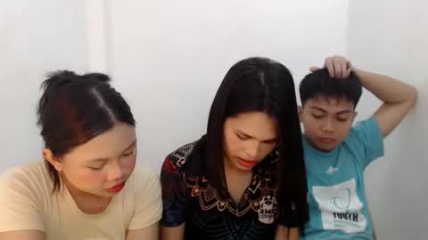   online show from 4, 3, 2025