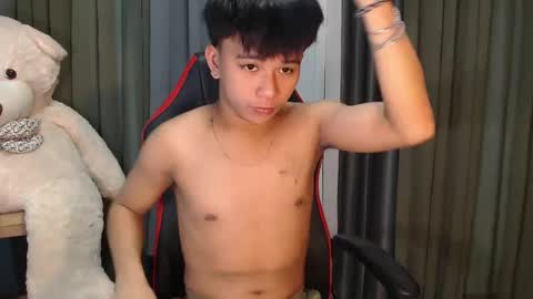 Snapshot of asianhunk_zam chatting on 2, 1, 2025 Zam online show from 2, 1, 2025