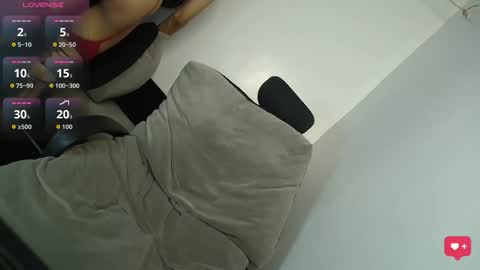 Snapshot of asiantikolina chatting on 1, 10, 2025 tikolina online show from 1, 10, 2025