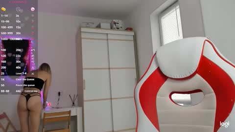 Snapshot of askcaroline chatting on 28, 2, 2026 Caroline online show from 28, 2, 2026