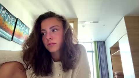 Snapshot of asleyfabello chatting on 20, 6, 2026 Monica online show from 20, 6, 2026