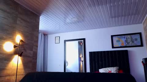 Snapshot of asmodeo_cox chatting on 8, 11, 2025 Asmodeo - online show from 8, 11, 2025