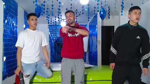 THOMAS AND DAMIAND online show from 7, 3, 2025