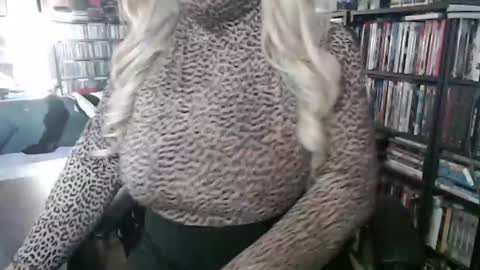 Snapshot of aspen_vale chatting on 6, 10, 2025 Aspen Vale online show from 6, 10, 2025