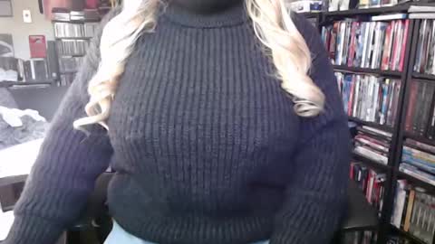 Snapshot of aspen_vale chatting on 9, 10, 2025 Aspen Vale online show from 9, 10, 2025