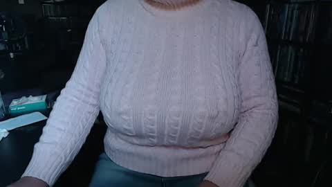 Snapshot of aspen_vale chatting on 12, 10, 2025 Aspen Vale online show from 12, 10, 2025