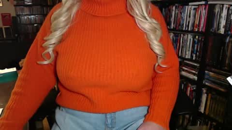 Snapshot of aspen_vale chatting on 15, 10, 2025 Aspen Vale online show from 15, 10, 2025