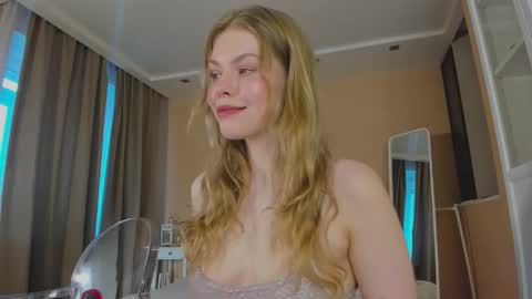 Snapshot of ass_latte chatting on 9, 10, 2025 Sasha online show from 9, 10, 2025