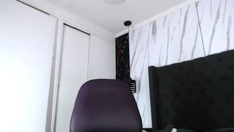 Snapshot of aston_vera chatting on 3, 10, 2025 Aston online show from 3, 10, 2025