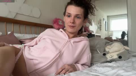 AstoriaLove online show from 4, 4, 2026