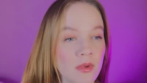 Snapshot of astra_lis chatting on 2, 3, 2025 Astra online show from 2, 3, 2025