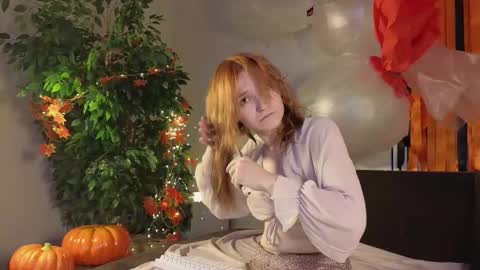 Snapshot of astra_lis chatting on 2, 11, 2025 Astra online show from 2, 11, 2025