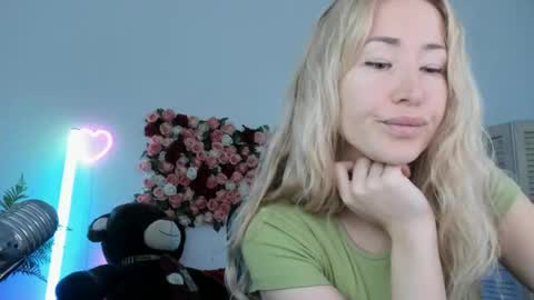 astramonroe online show from 28, 5, 2026