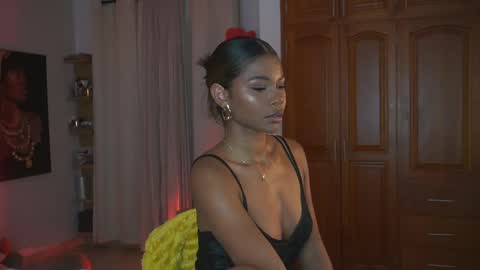 Snapshot of astrea_1 chatting on 11, 11, 2025 Astrea online show from 11, 11, 2025