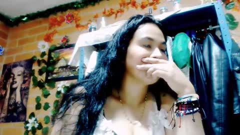 Snapshot of astrid_hauser66 chatting on 4, 11, 2025 astrid_hauser66 online show from 4, 11, 2025