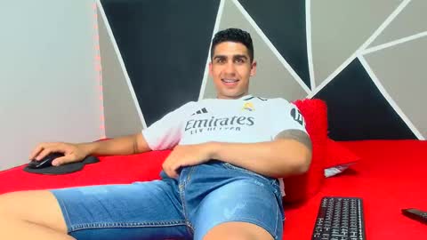 Snapshot of astromgrey chatting on 9, 2, 2025 Astrom model independent online show from 9, 2, 2025