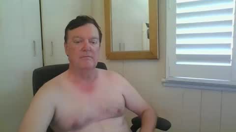 Snapshot of astute008 chatting on 27, 11, 2025 astute008 online show from 27, 11, 2025