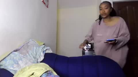 Snapshot of atara_seren chatting on 16, 5, 2026 atara_seren online show from 16, 5, 2026