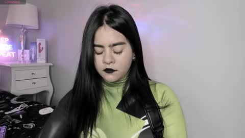 Snapshot of atena_hill chatting on 13, 9, 2025 Athena online show from 13, 9, 2025