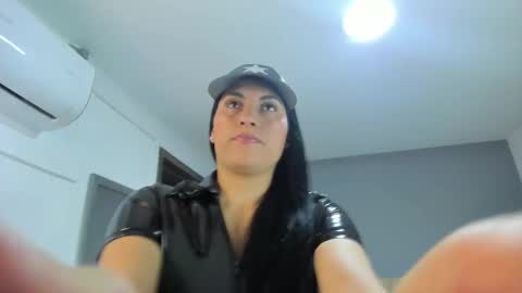 Snapshot of atenea_clerk chatting on 25, 10, 2025 Atenea online show from 25, 10, 2025