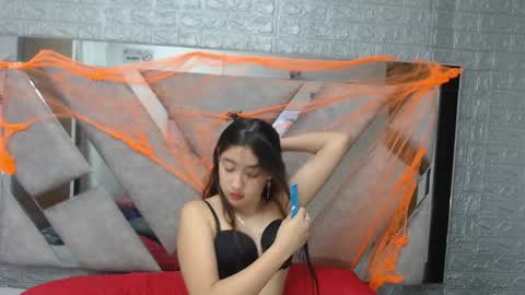 Snapshot of atenea_petit chatting on 25, 10, 2025 atenea_petit online show from 25, 10, 2025