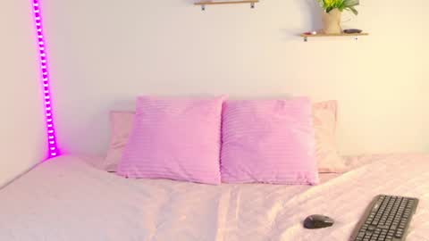 Snapshot of athena_makri05 chatting on 28, 1, 2025 ATENEA MAKRI online show from 28, 1, 2025