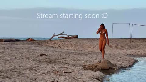 Snapshot of athena_makri05 chatting on 11, 9, 2025 ATENEA MAKRI online show from 11, 9, 2025