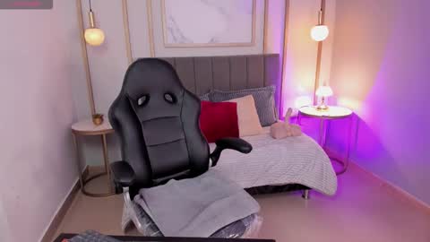 Snapshot of athenearusell chatting on 11, 11, 2025 athenearusell online show from 11, 11, 2025