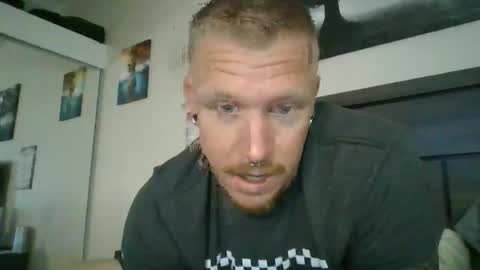 Snapshot of athletic_skater779 chatting on 23, 5, 2026 AthleticWhiteboy777 online show from 23, 5, 2026