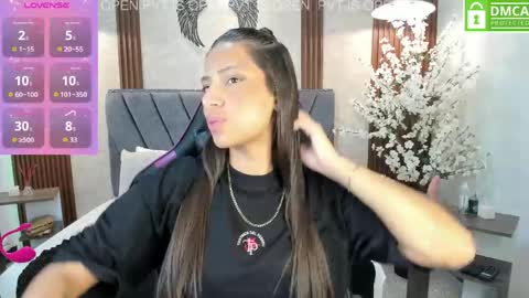 Snapshot of atiena_ chatting on 6, 5, 2026 Atiena online show from 6, 5, 2026