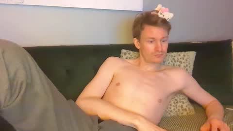 Snapshot of atvulpes chatting on 25, 12, 2024 Max Powers online show from 25, 12, 2024