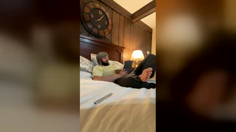 Snapshot of aty0urservic3 chatting on 1, 2, 2026 Alejandro online show from 1, 2, 2026