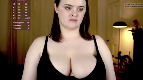 Snapshot of audreyjacq chatting on 5, 12, 2024 Audrey Jacq online show from 5, 12, 2024