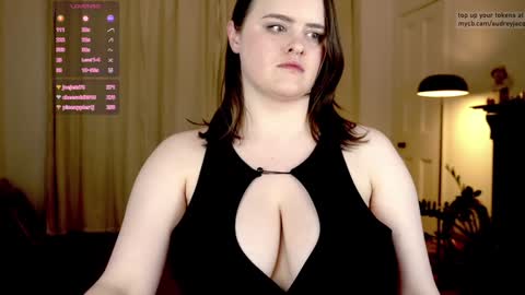 Snapshot of audreyjacq chatting on 26, 1, 2025 Audrey Jacq online show from 26, 1, 2025