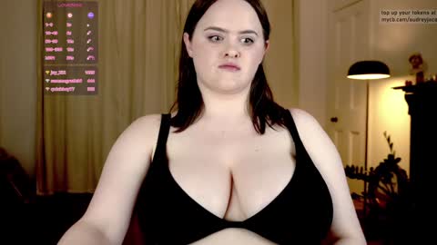 Snapshot of audreyjacq chatting on 2, 2, 2025 Audrey Jacq online show from 2, 2, 2025