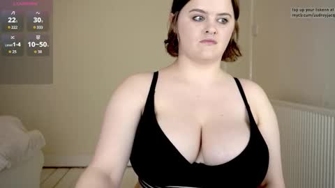 Snapshot of audreyjacq chatting on 7, 11, 2025 Audrey Jacq online show from 7, 11, 2025