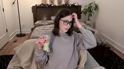 Snapshot of audreyjones03 chatting on 13, 12, 2024 Miss Audrey online show from 13, 12, 2024