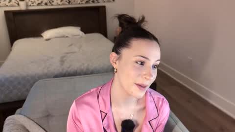 Snapshot of audreyjones03 chatting on 2, 2, 2025 Miss Audrey online show from 2, 2, 2025