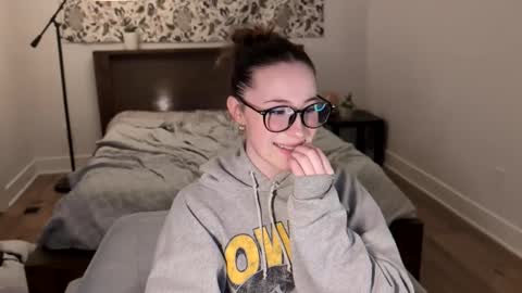 Snapshot of audreyjones03 chatting on 18, 2, 2025 Miss Audrey online show from 18, 2, 2025