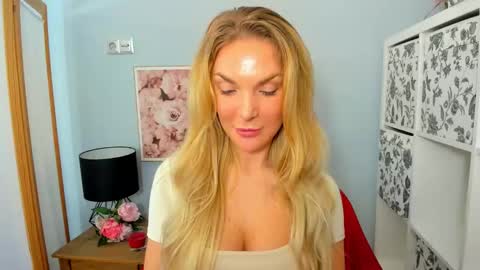 AulloraSensual online show from 2, 12, 2024