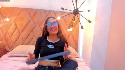 aura_bloom_ online show from 13, 5, 2026