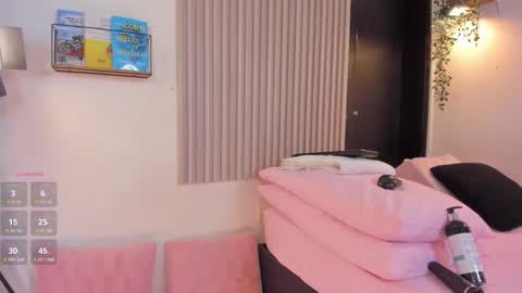 Snapshot of aura_moon chatting on 17, 1, 2026 Hello I am Marcela follow me on my instagram aura moon11 online show from 17, 1, 2026