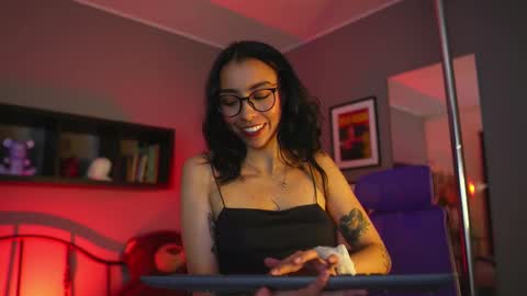  A U R A           online show from 7, 11, 2025